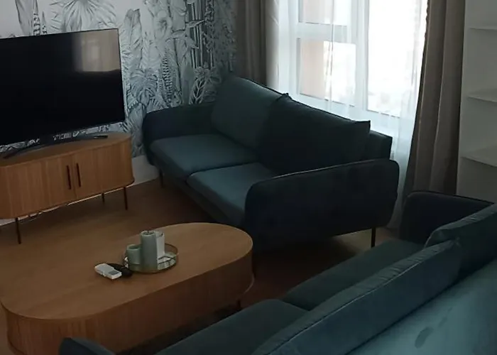 Luxurious Brand New Free Parking 아파트