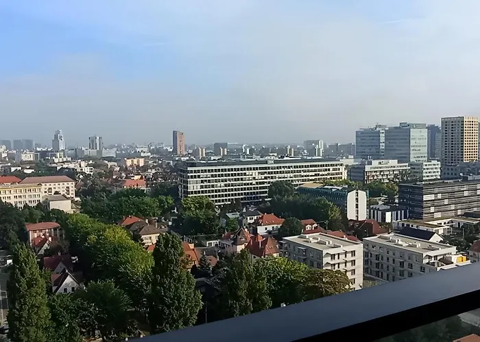 Luxurious Brand New Free Parking Apartment *